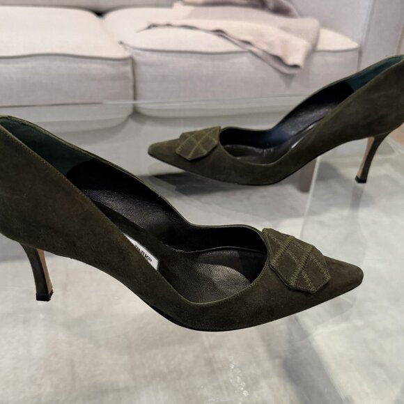 Manolo Blahnik Olive Suede Pointed Toe Stiletto Pumps - Picture 2 of 5